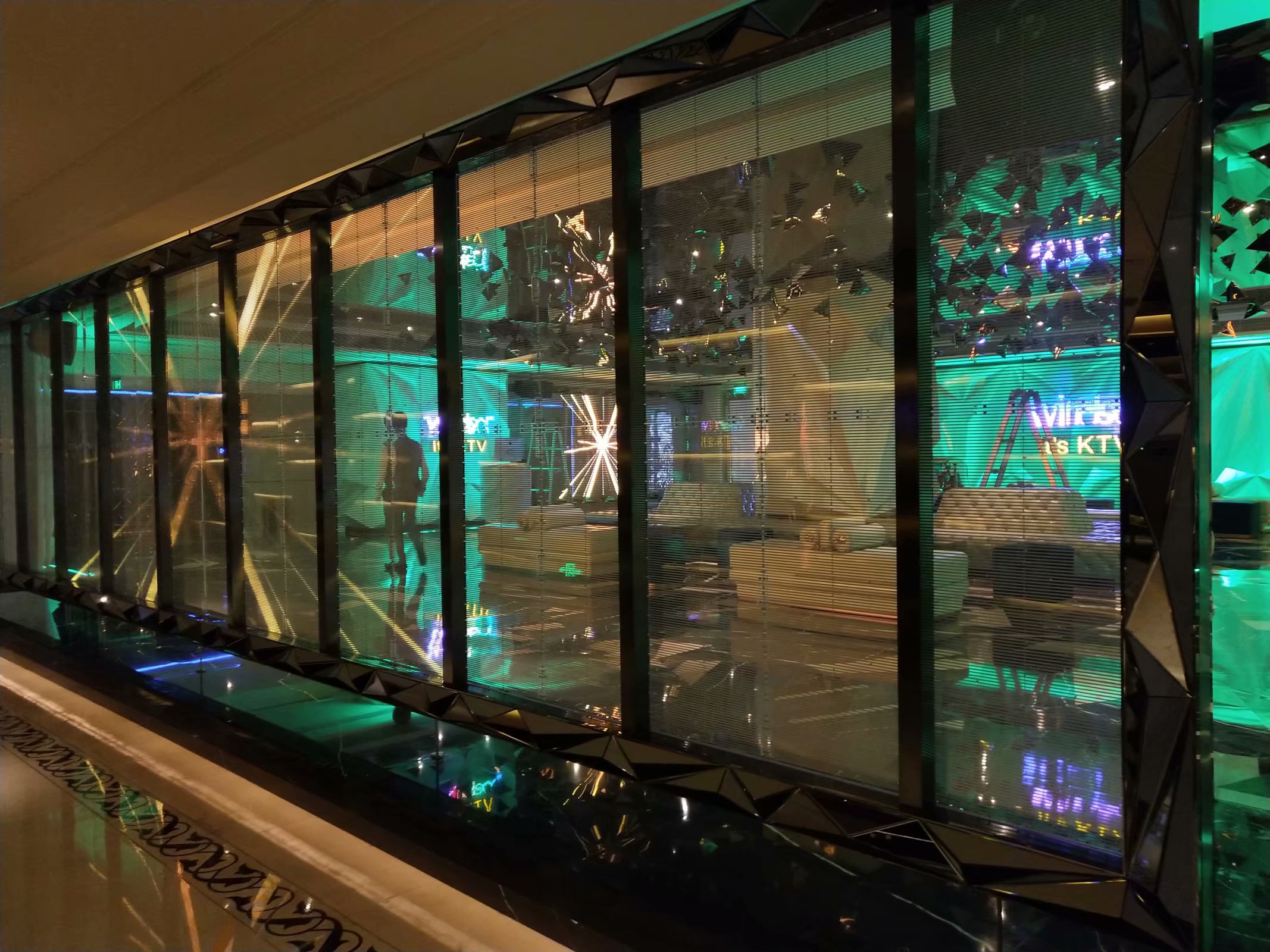 LED<a href=http://www.12580178.com/quancai/ target=_blank class=infotextkey>全彩顯示屏</a>